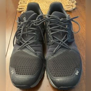 On Running Shoes Men’s Size 10.5 Black